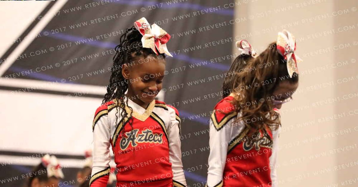 SOUTH GATE AZTECS JR CLINIC CHEER · Holiday Showcase