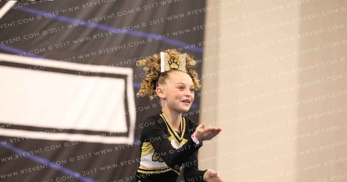 10U TIERRASANTA COUGARS CHEER · Holiday Showcase