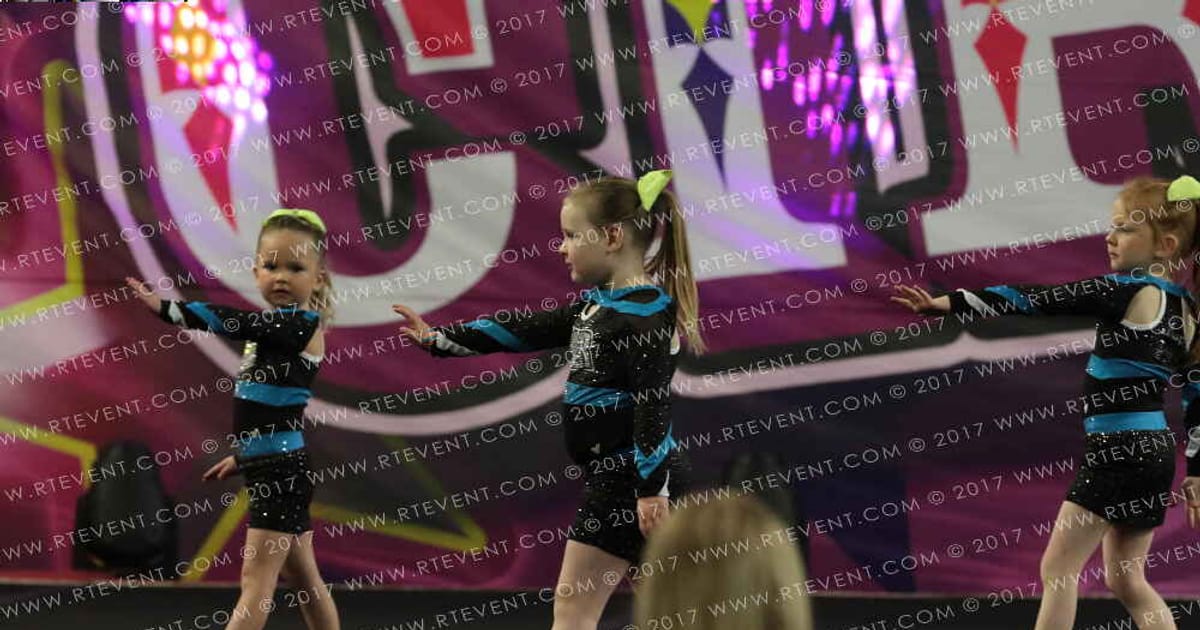 Lazer Cheer LEMON · FC Circus Spectacular