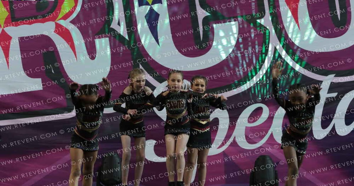 Giants Elite Sapphire · FC Circus Spectacular
