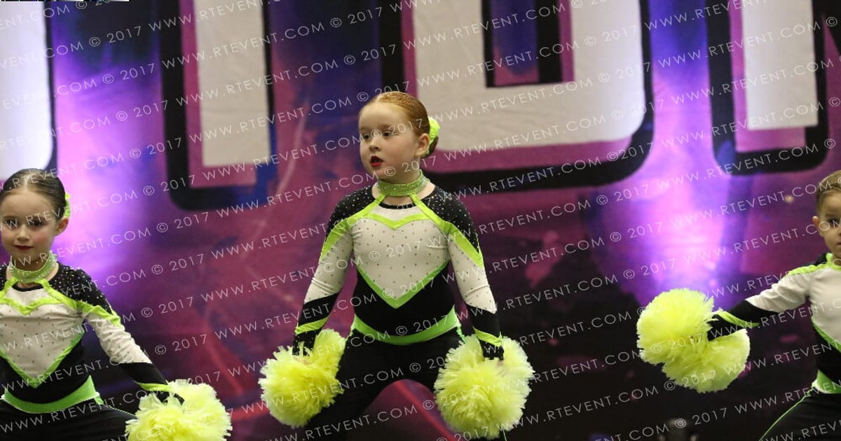 The Hunslet Club Emeralds · FC Circus Spectacular