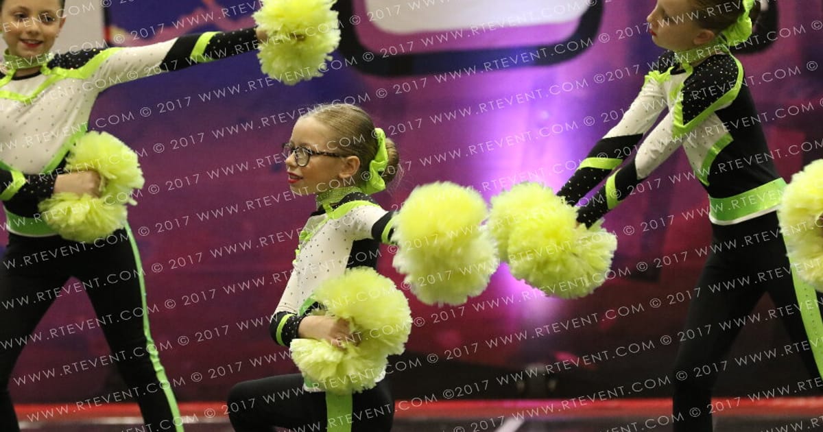 The Hunslet Club Emeralds · FC Circus Spectacular
