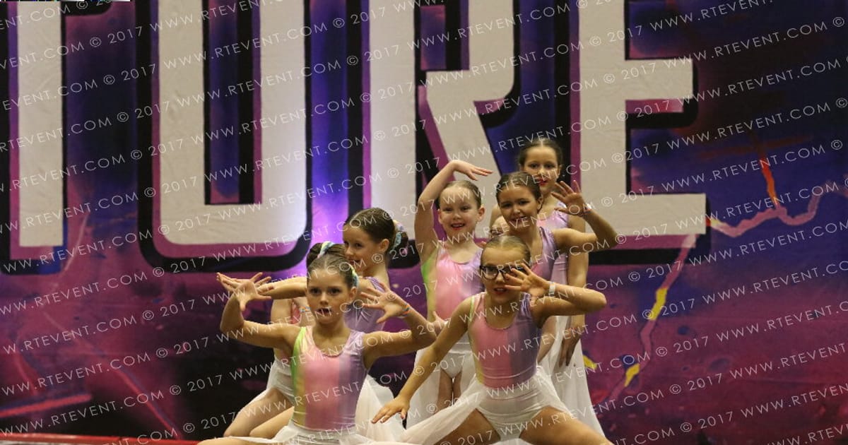 Hartlepool Hawks Cheerleading Academy Brave · FC Circus Spectacular