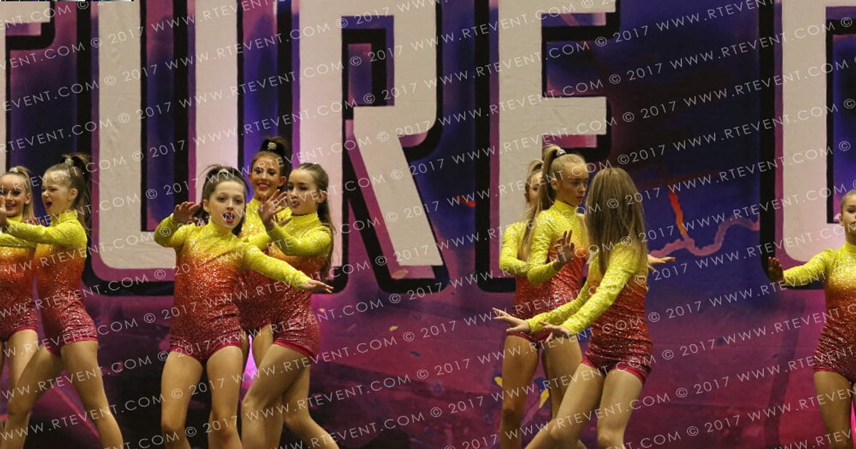 Hartlepool Hawks Cheerleading Academy Blush · FC Circus Spectacular
