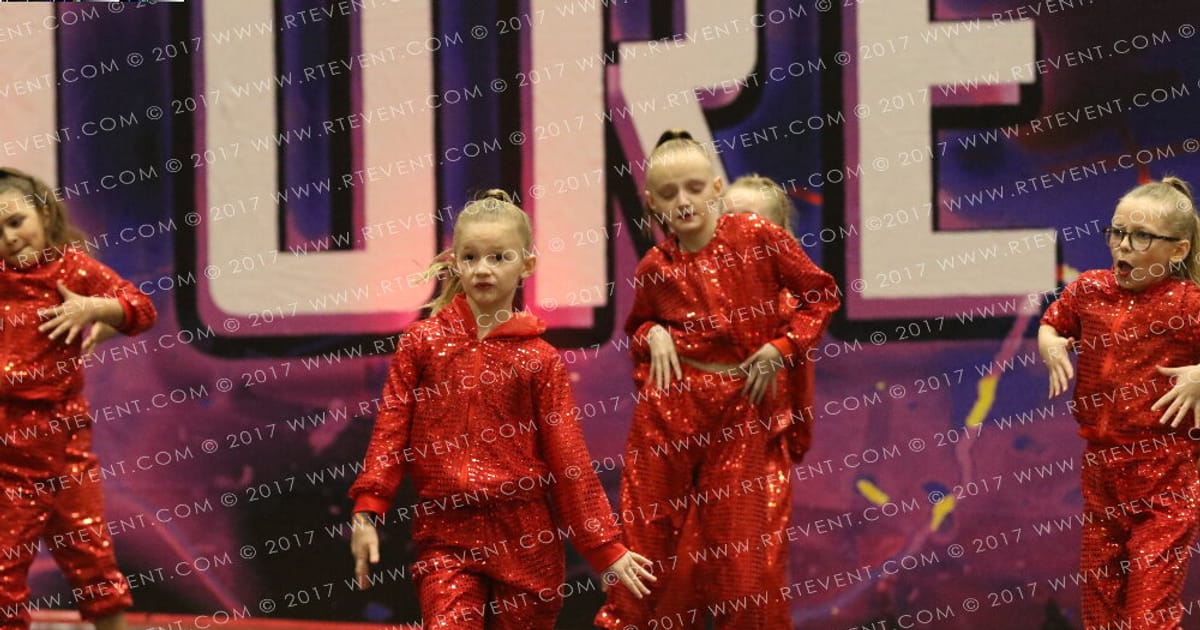 The Hunslet Club Emeralds · FC Circus Spectacular
