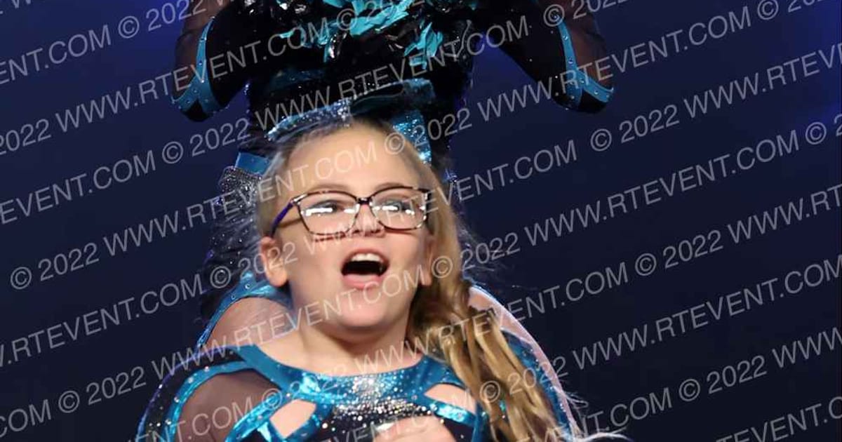 Sedway Middle School Cheer · Vegas Crown