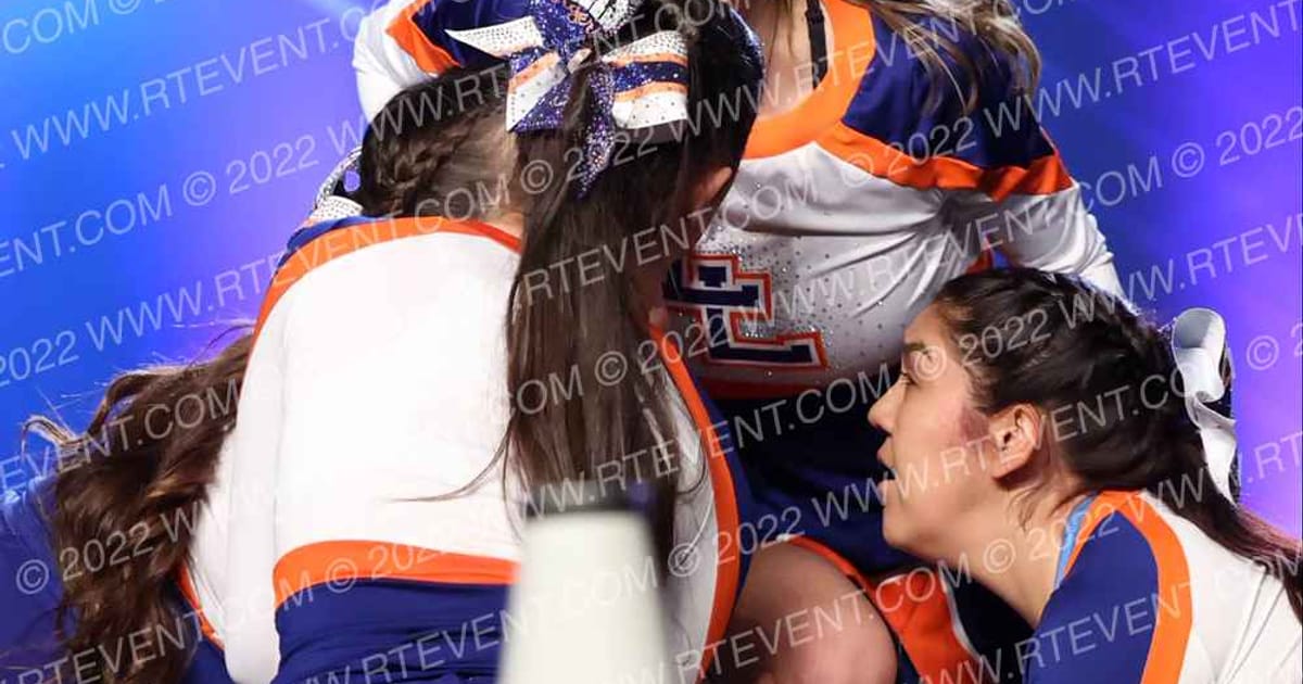 Los Lunas High School Cheer Program Varsity 22-23 · Vegas Crown