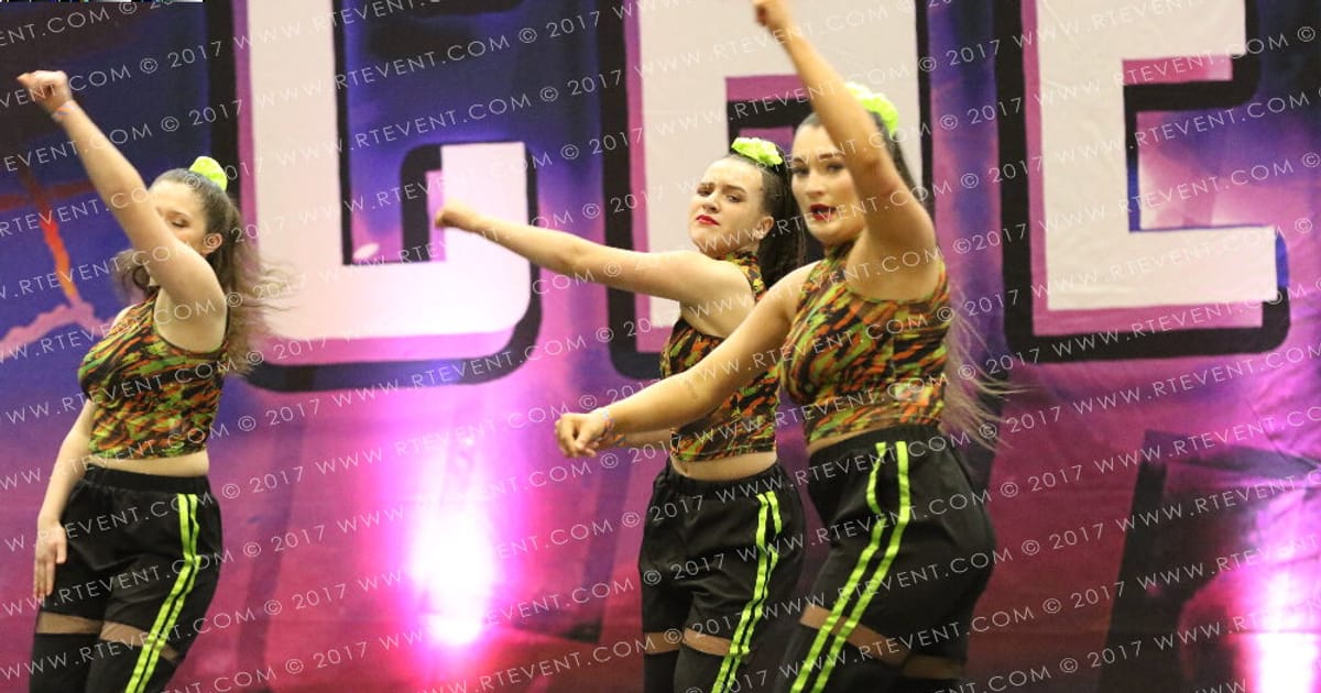 The Hunslet Club Emerlads · FC Circus Spectacular