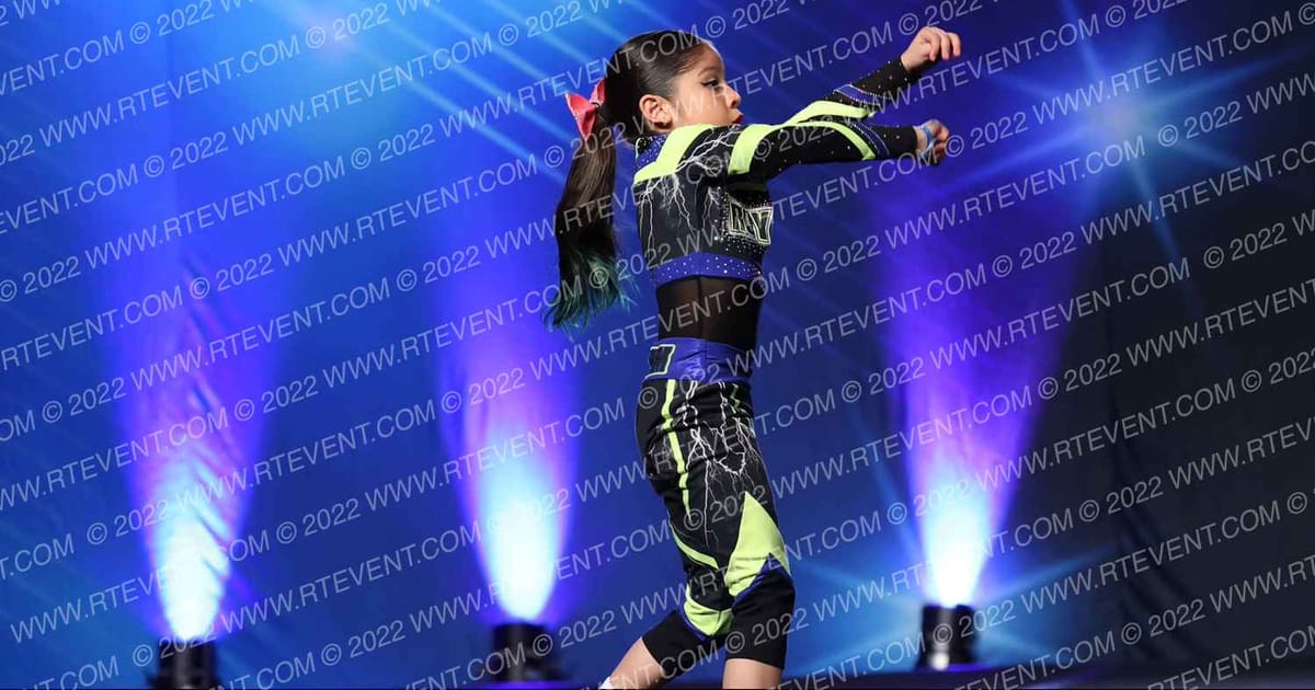 Royal Storm Elite Cheer Lady lightning · Vegas Crown