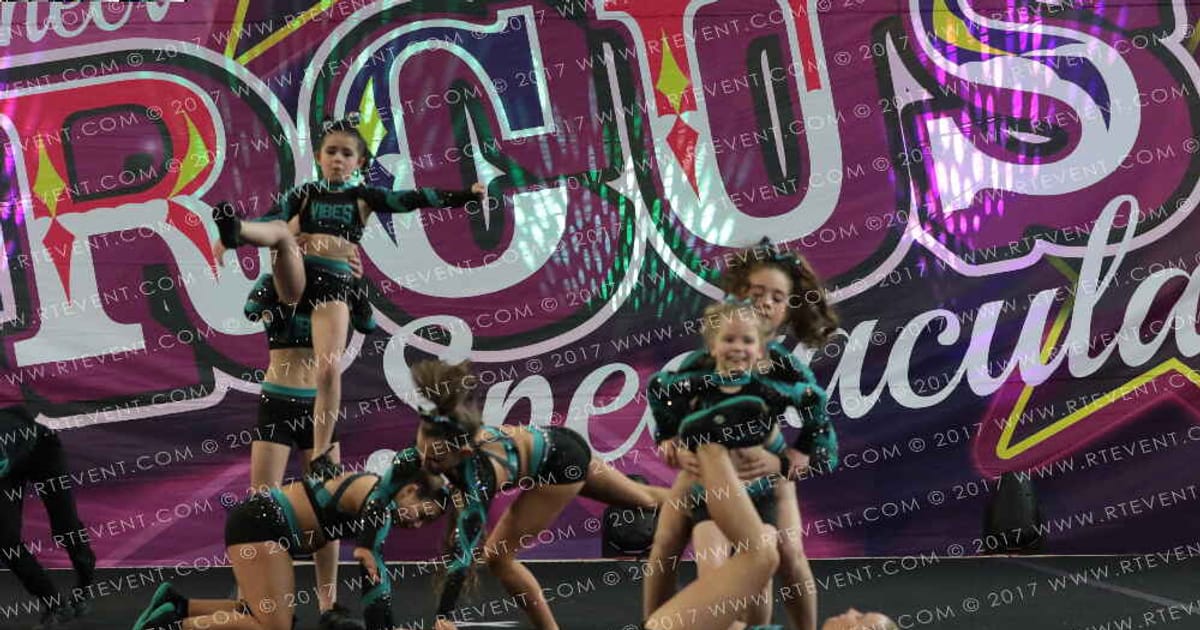 Vibes Cheerleading JOYFUL · FC Circus Spectacular