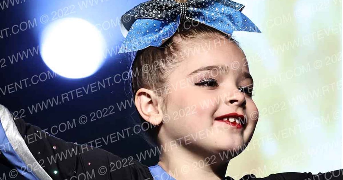 Lions Cheer Company Cubs · Gold Rush Chicago