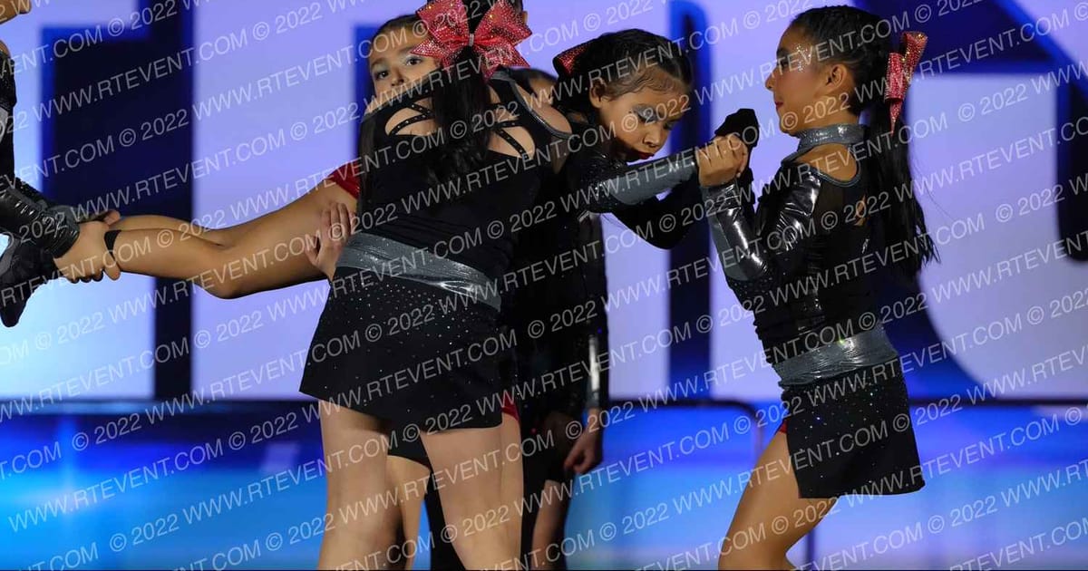 Central Valley Athletics Mini Red Hots · Cheer Sport Classic