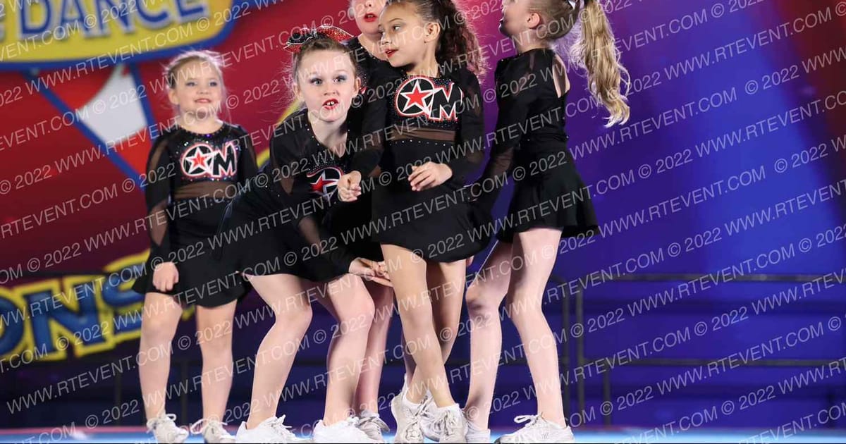 Off Main All Stars Firecrackers · The American Royale Sevierville Nationals DIDII