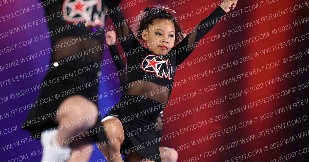 Off Main All Stars Glow · The American Royale Sevierville Nationals DIDII