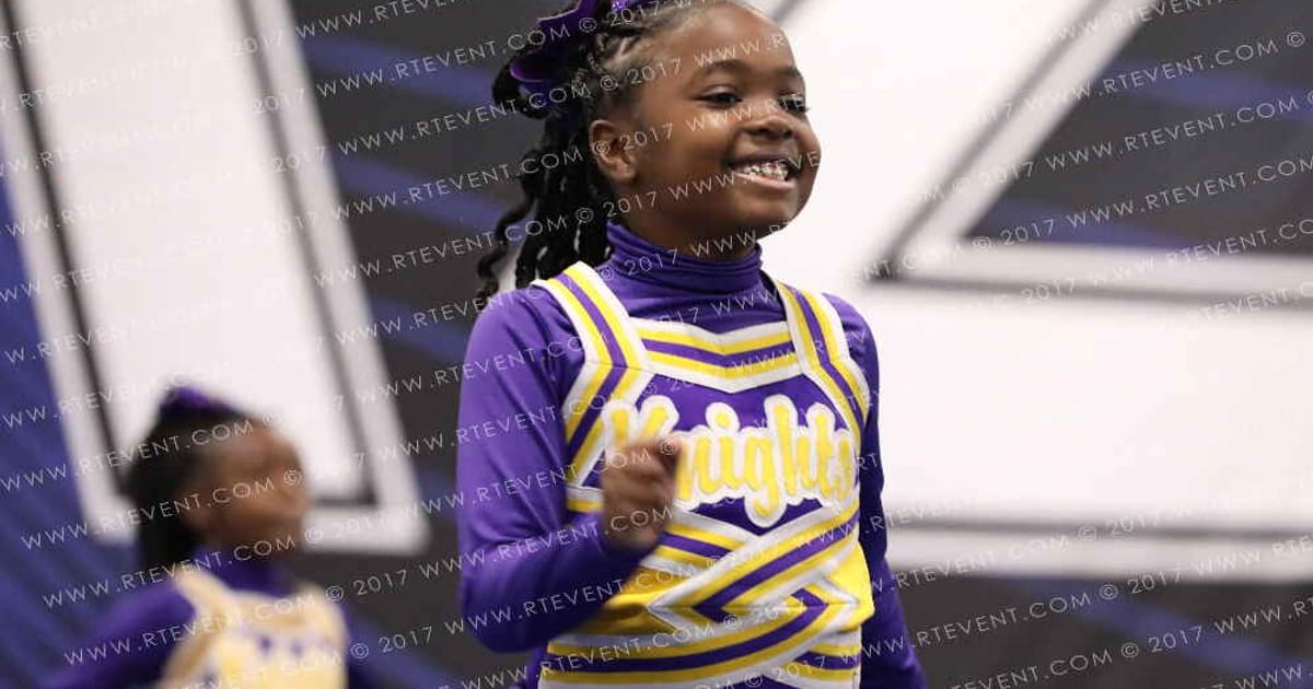 LYNWOOD JR KNIGHTS CHEER · Holiday Showcase
