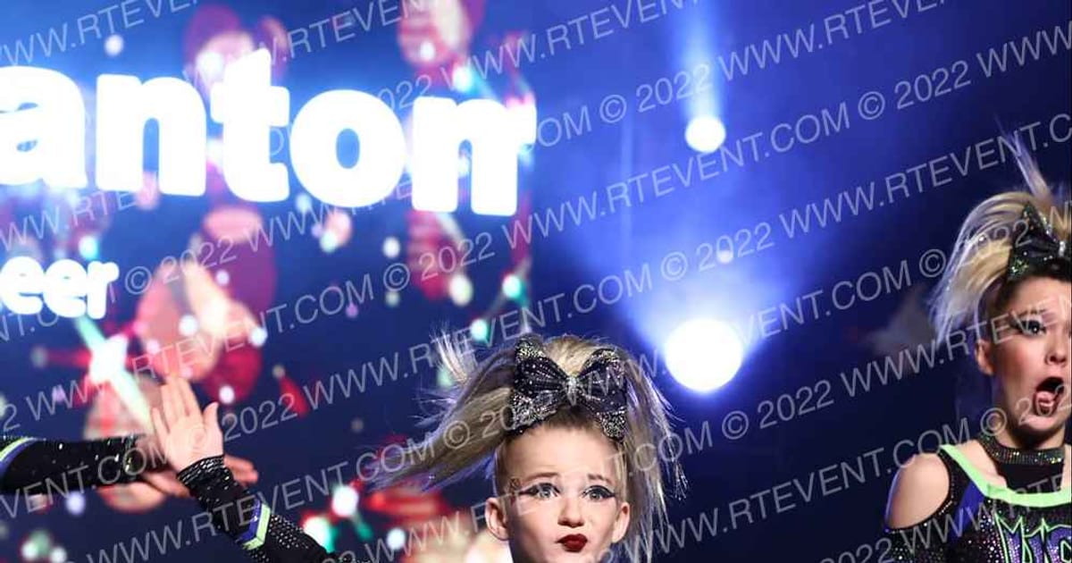 Ultimate Cheer Black Phantom · Gold Rush Chicago