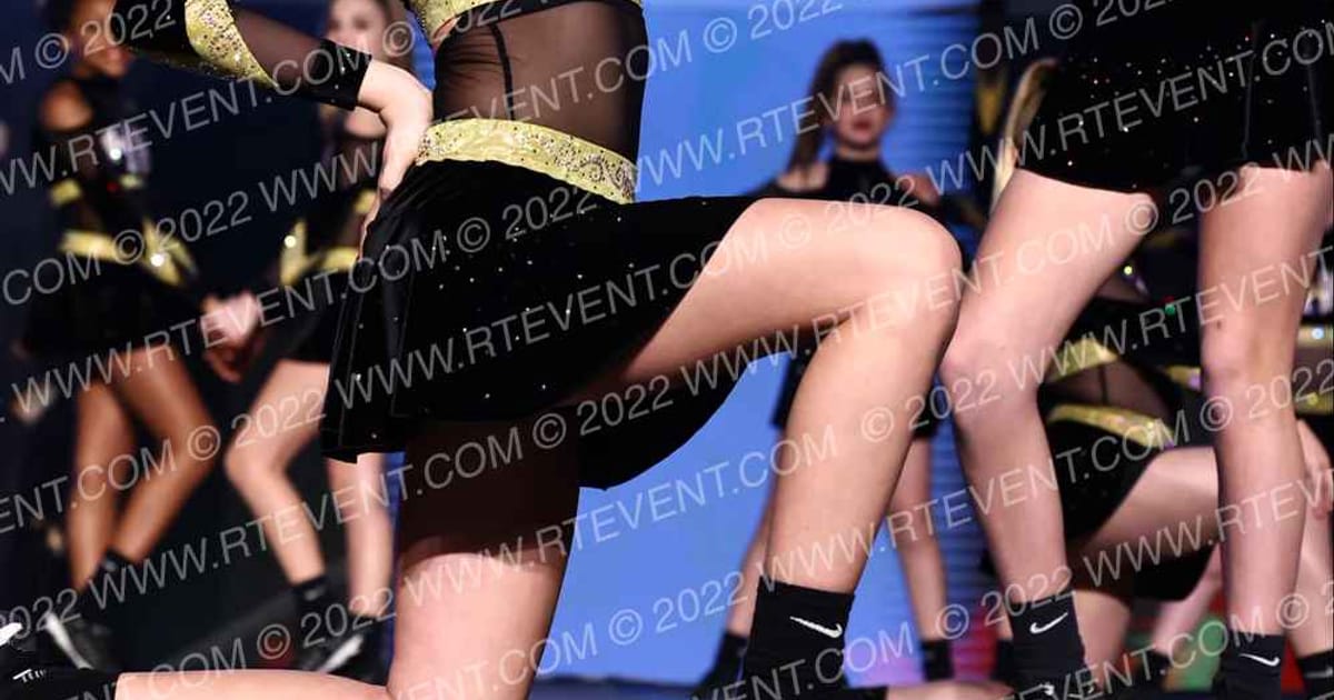 Hollywood Cheer and Tumble Cover Girls · Gold Rush Chicago