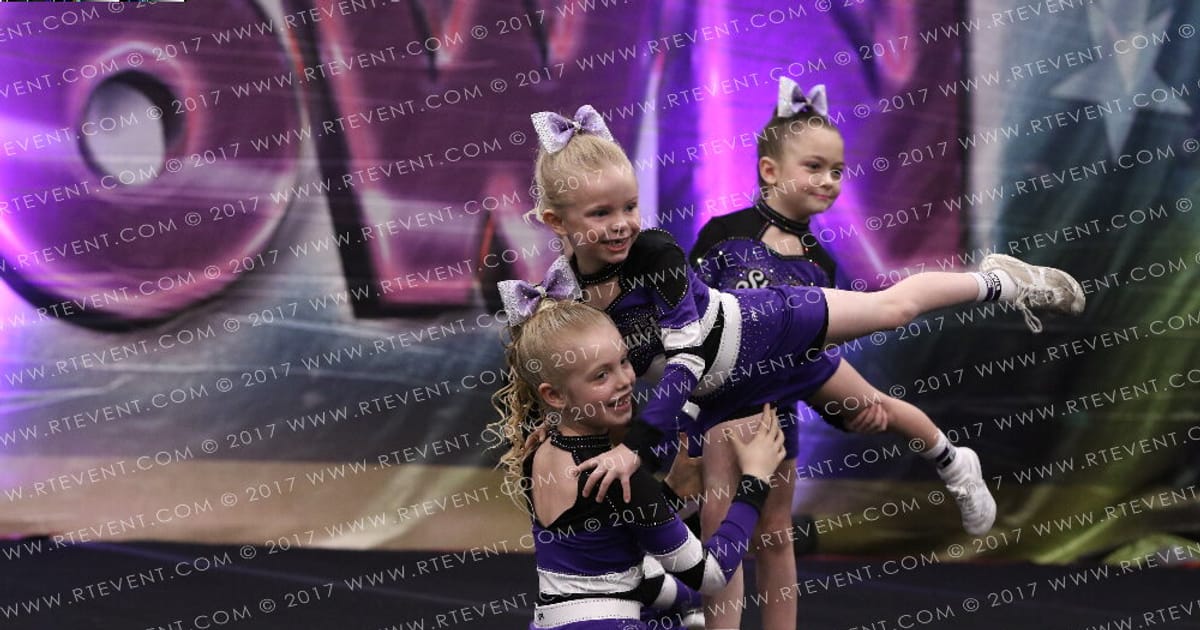 Surrey Starlets Blackcurrant · Spotlight Showdown