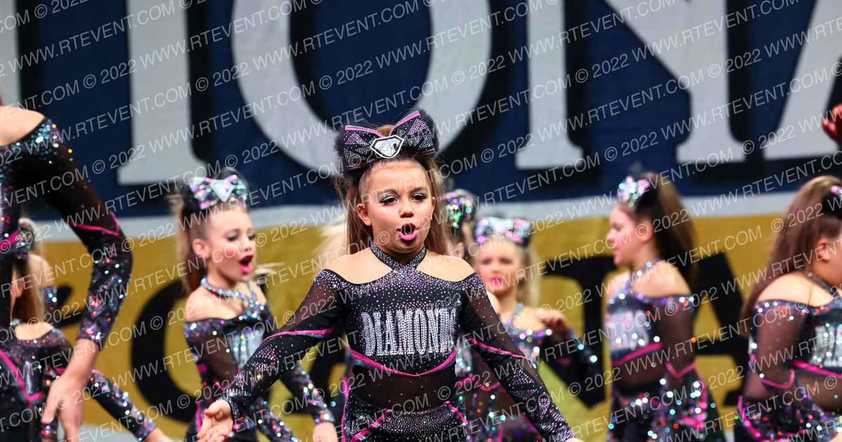 Diamonds All Stars Glitter Girls · CANAM