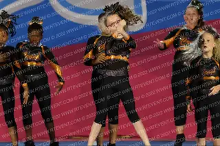 Crush Cheerleading Mini Magicians