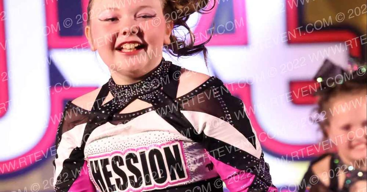 Hession Cheer Academy Pink Sizzle · ENCORE Louisville SHOWDOWN
