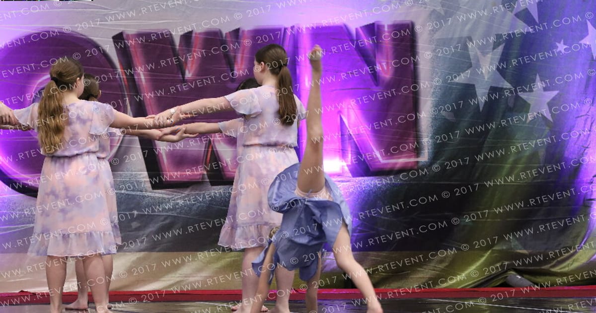 Twisted Cheer and Dance Rage · Spotlight Showdown