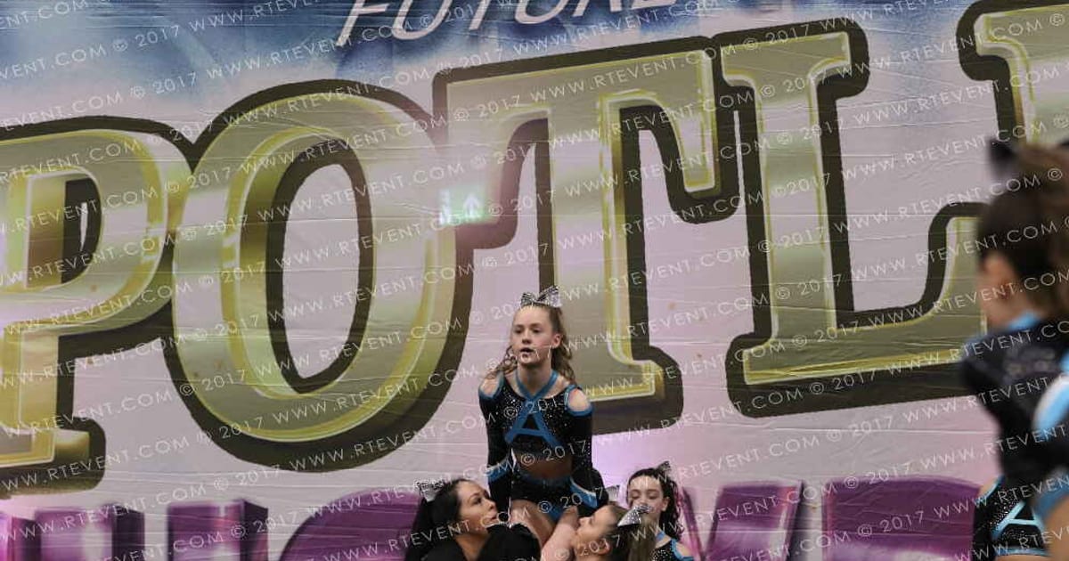 Altitude Cheer Everest · Spotlight Showdown