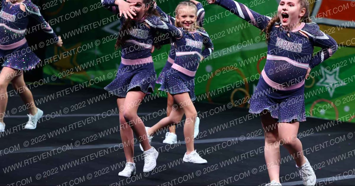 Turners All Stars Magenta · CANAM