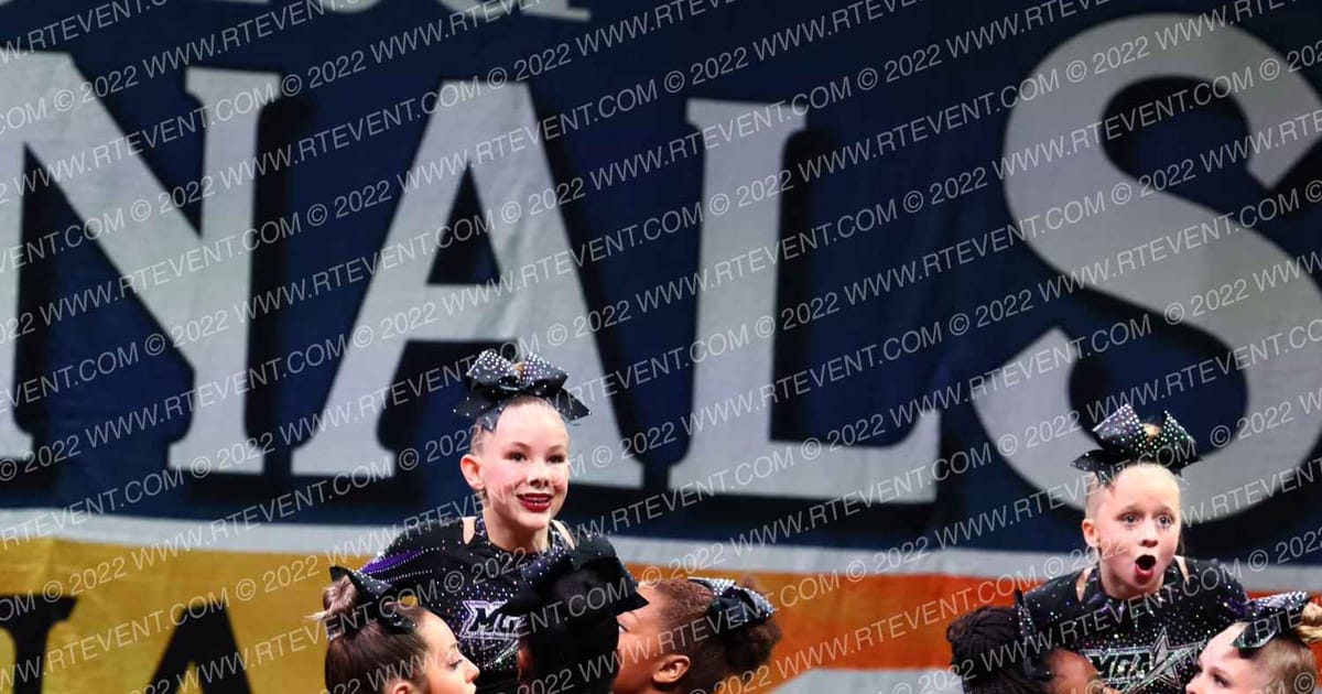 MGA Cheer Extreme Zero Gravity · CANAM