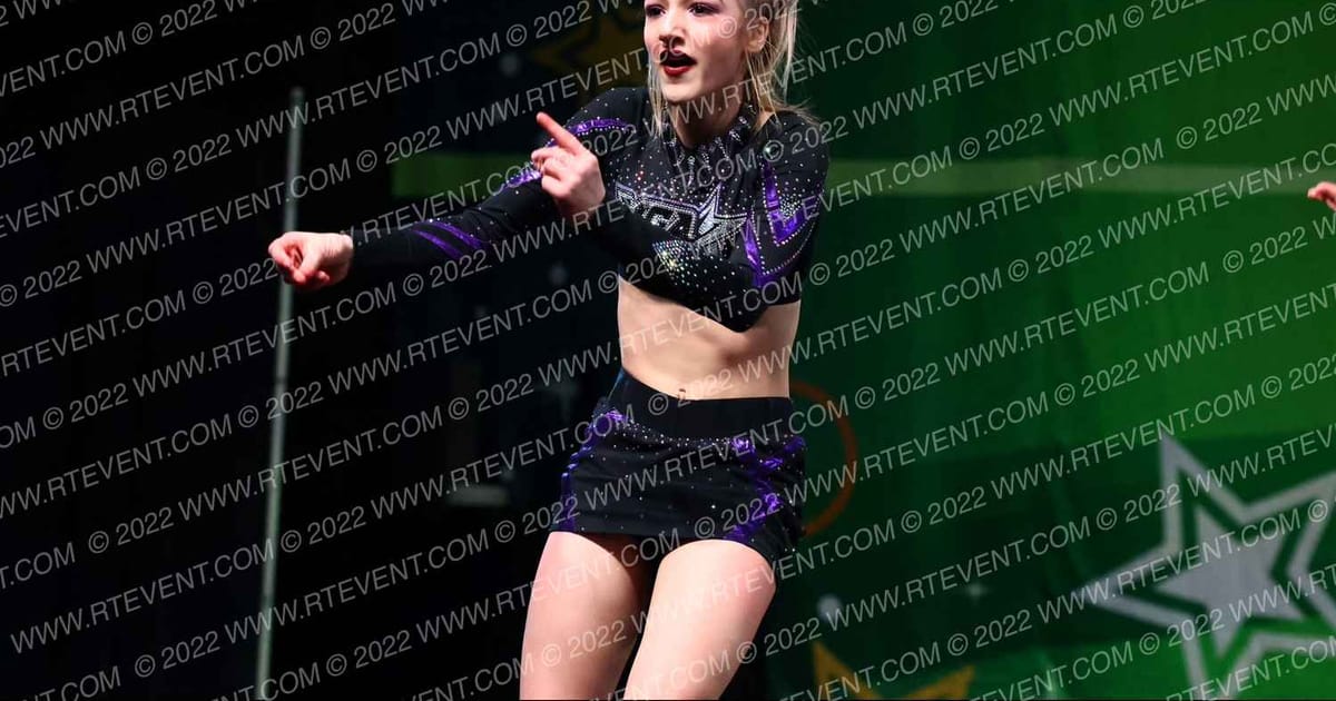MGA Cheer Extreme Ultraviolet · CANAM