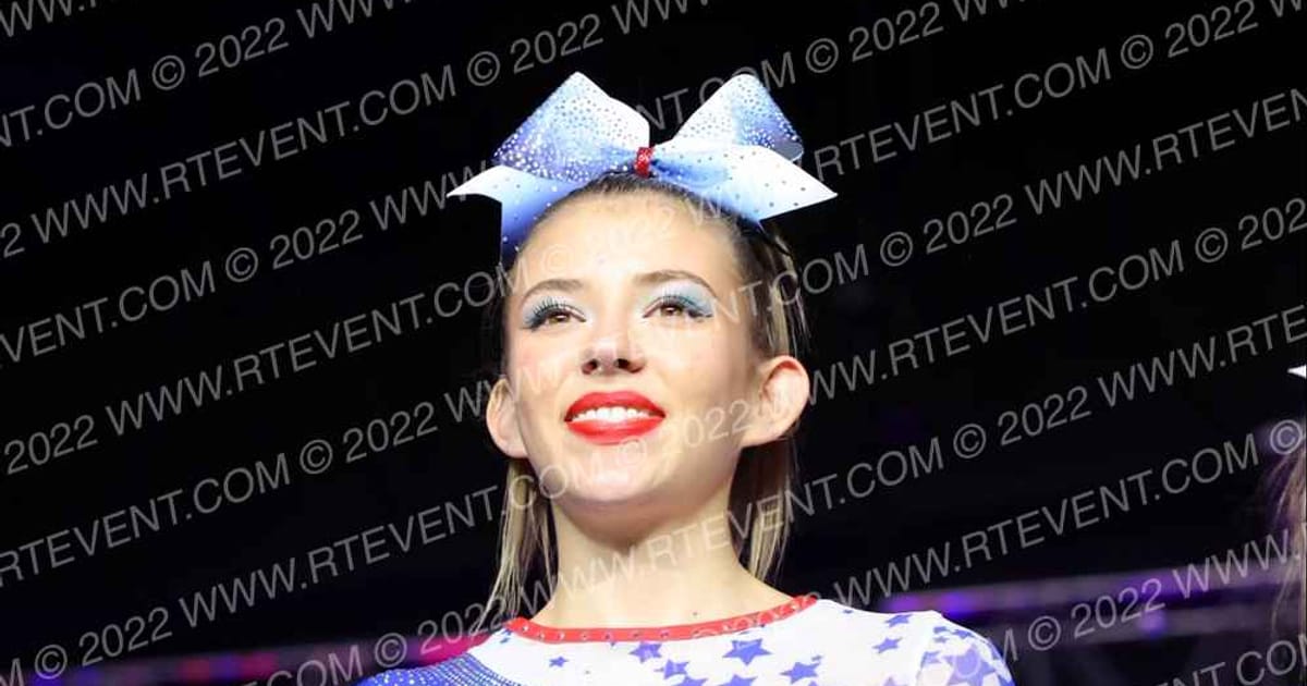 Patriot Cheer Lady Lightning · The American Celebration Sandy