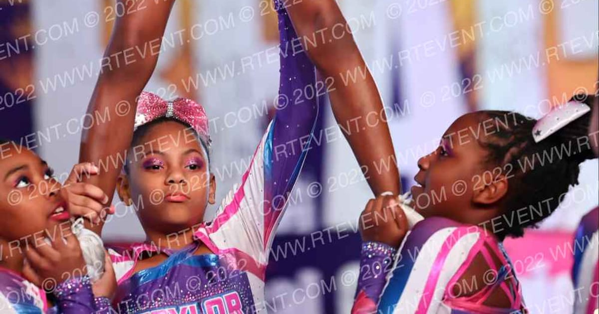 Taylor Made Allstars MINI QUEENS · ACDA Reach the Beach Ocean City Grand Nationals DIDII AllStar