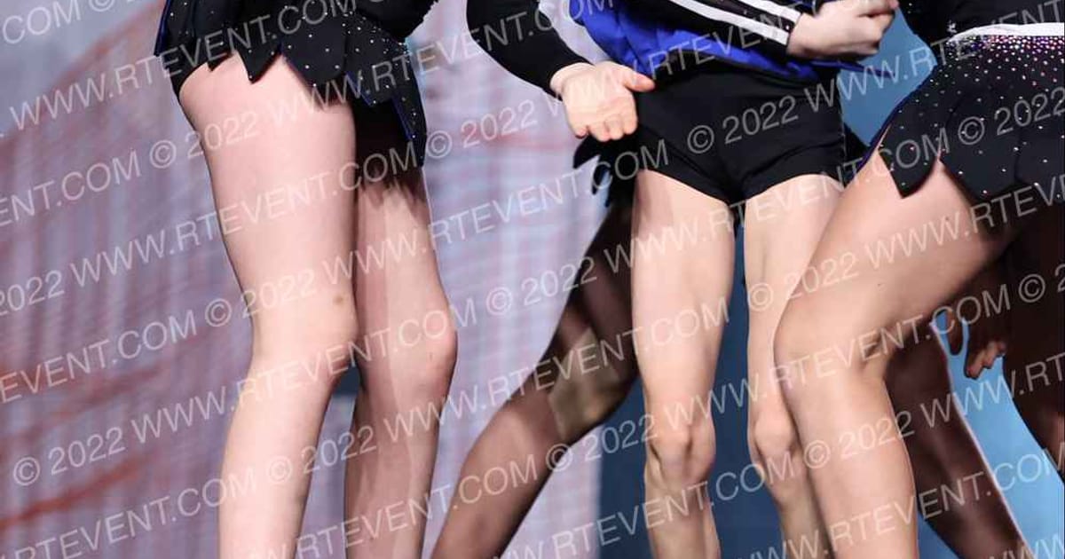Cheer Athletics St. Louis Miss Amethyst · The Midwest Regional Summit