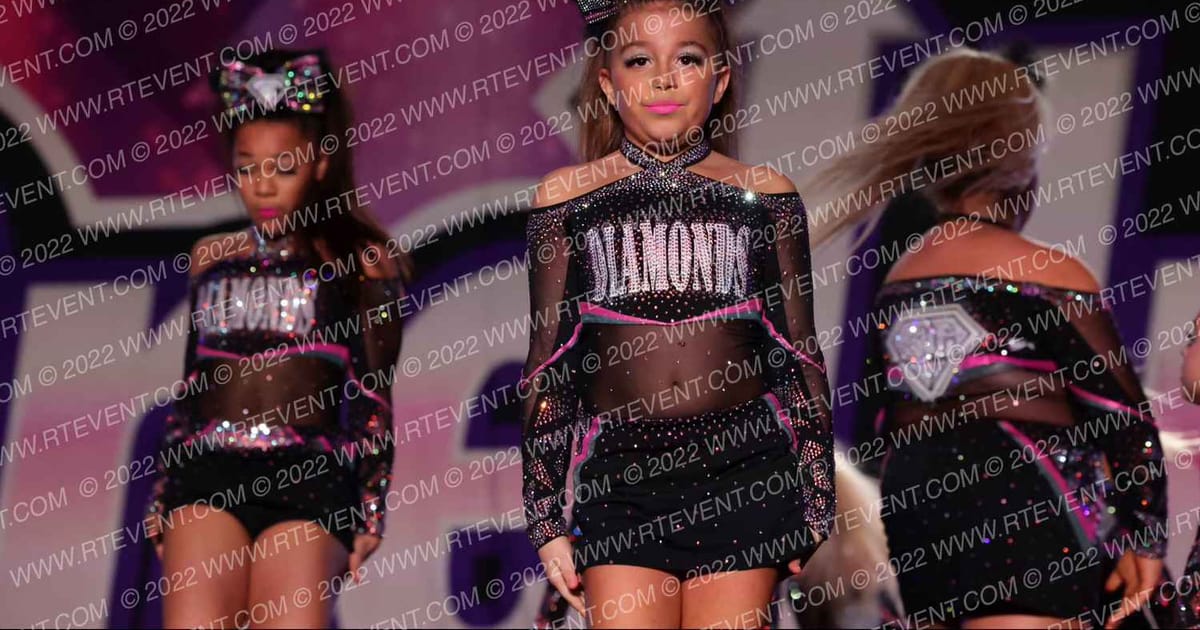 Diamonds All Stars Glitter Girls · ONE UP Delta A