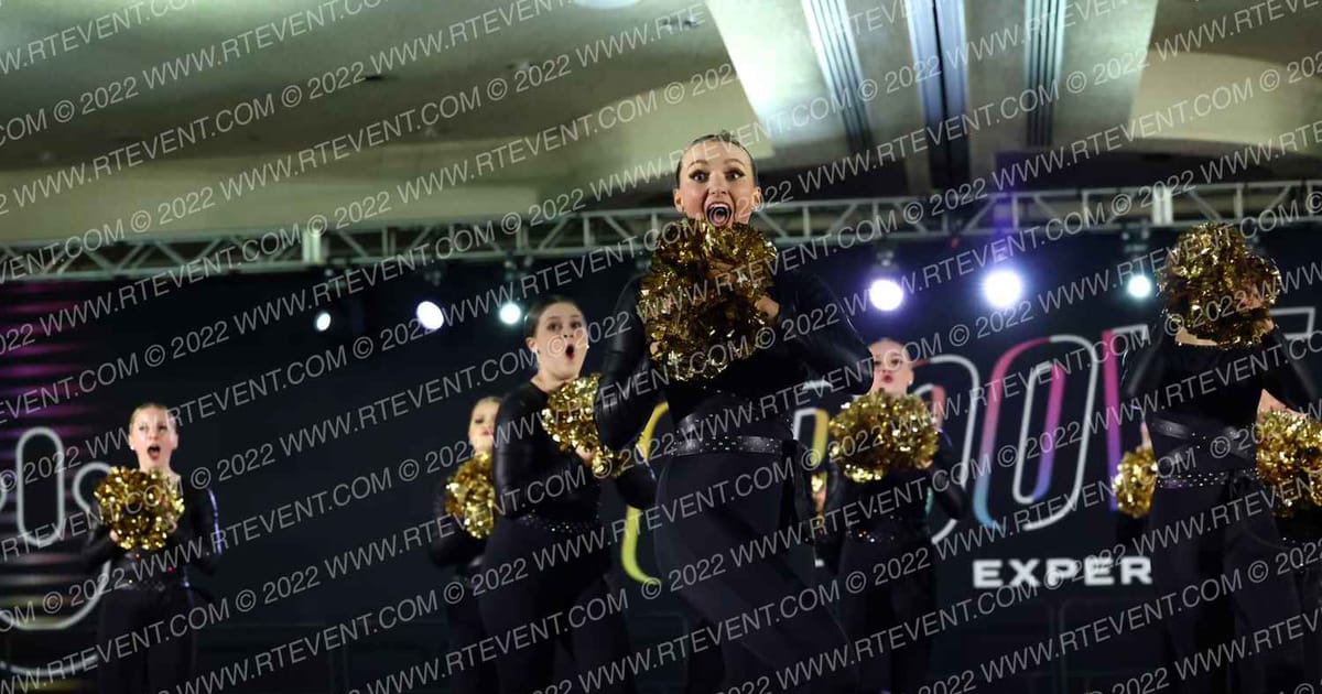 Ultimate Dance & Cheer Senior Small Pom · ONE UP DANCE GROOVE