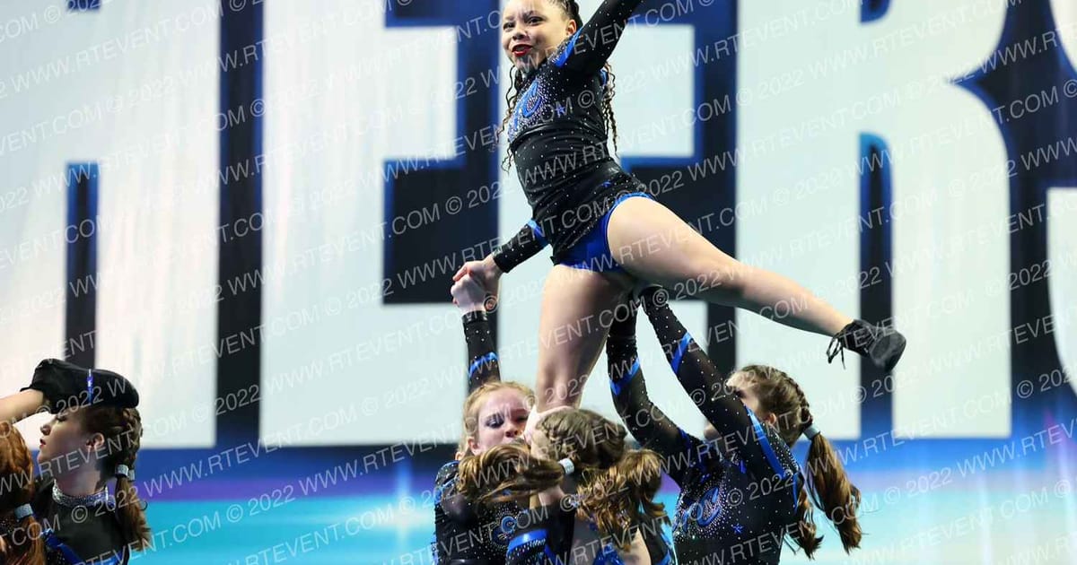 East Tennessee Cheer Throne Cats · CHEERSPORT WinstonSalem