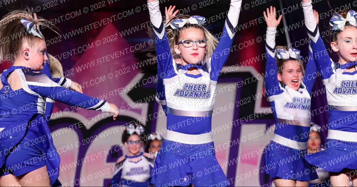 Cheer Advantage All Stars Starlight · ONE UP Delta A