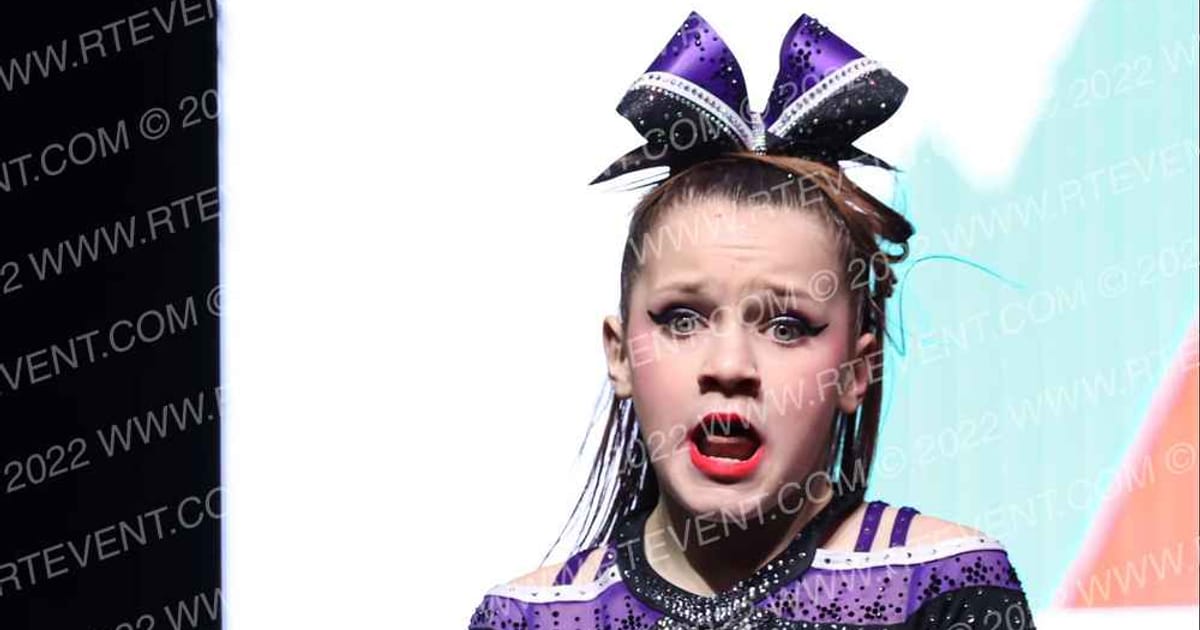 Studio All-Stars GLAM GIRLS · The Midwest Regional Summit