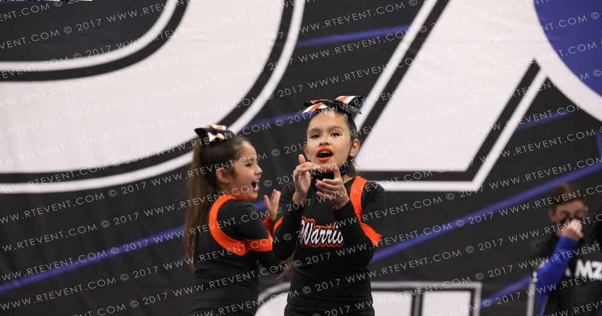 LA PUENTE WARRIORS JR PEE WEE · Holiday Showcase