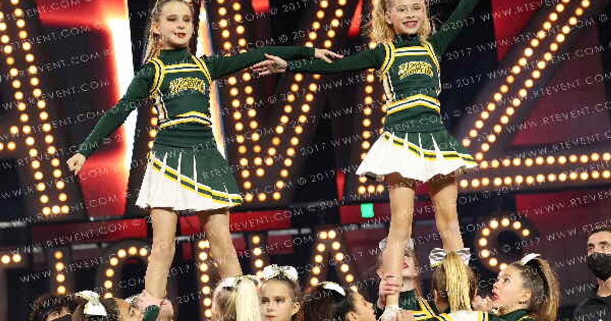 HUNTINGTON BEACH JR PEE WEE CHARGERS · YOUTH NATIONALS