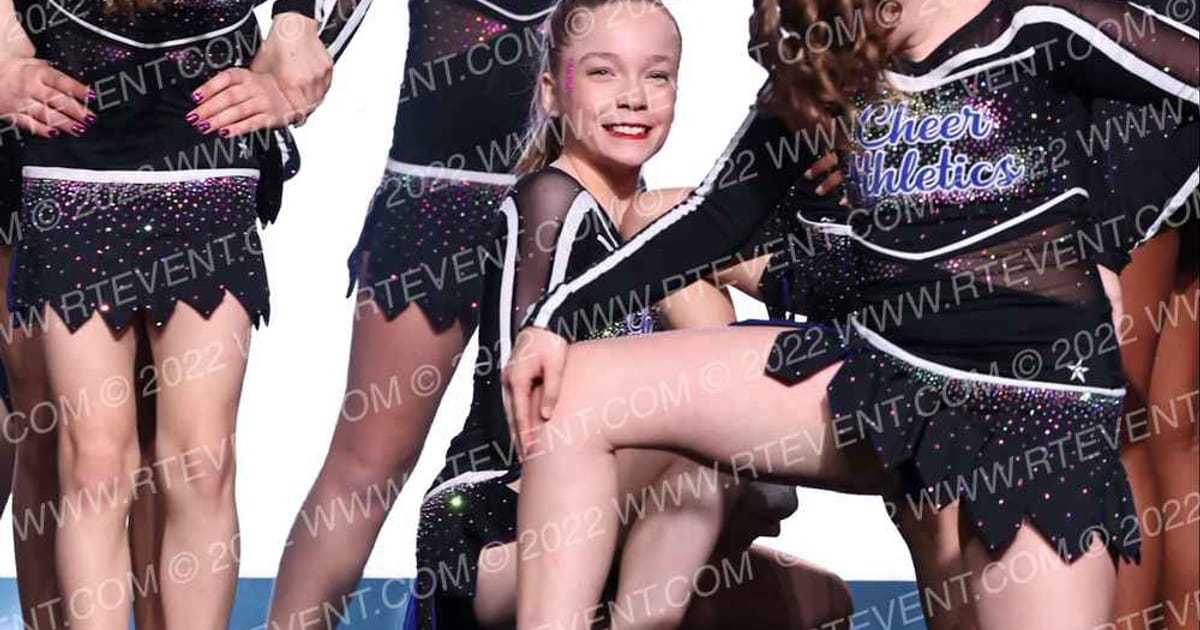 Cheer Athletics St. Louis Miss Amethyst · The Midwest Regional Summit