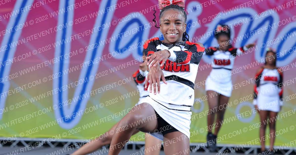 Baton Rouge Cheer Stars Caliente · Deep South Beach Nationals