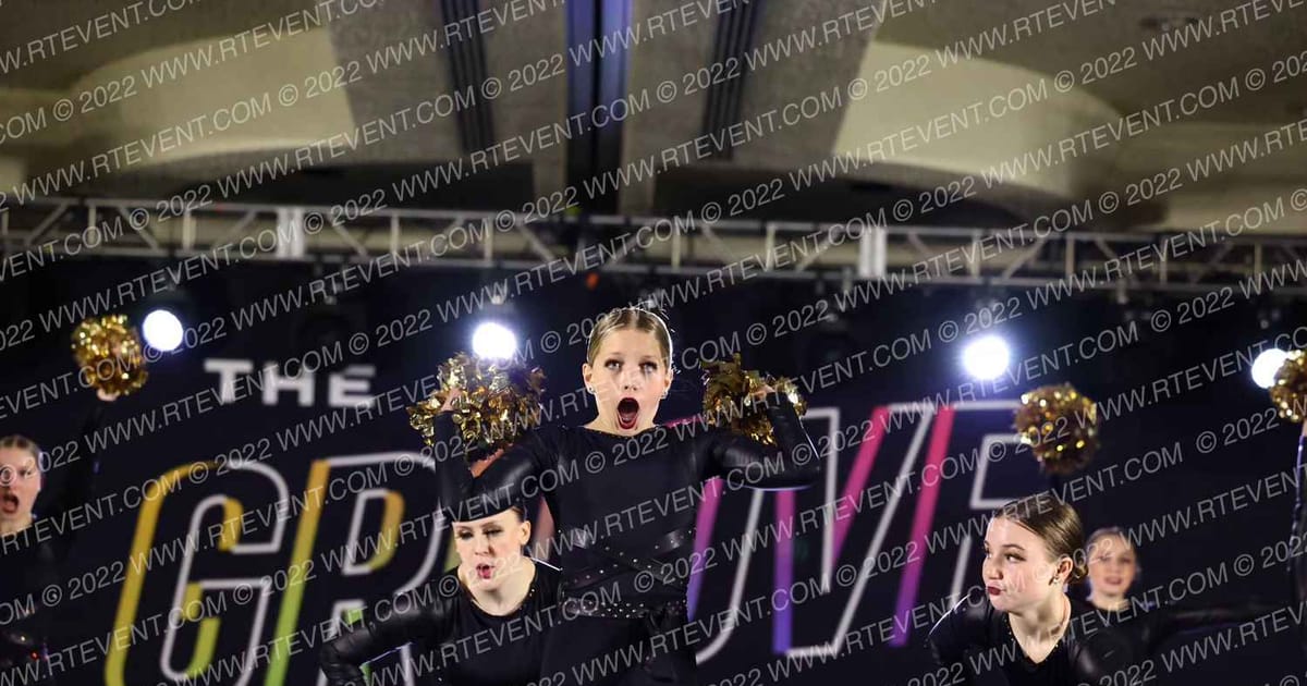 Ultimate Dance & Cheer Senior Small Pom · ONE UP DANCE GROOVE