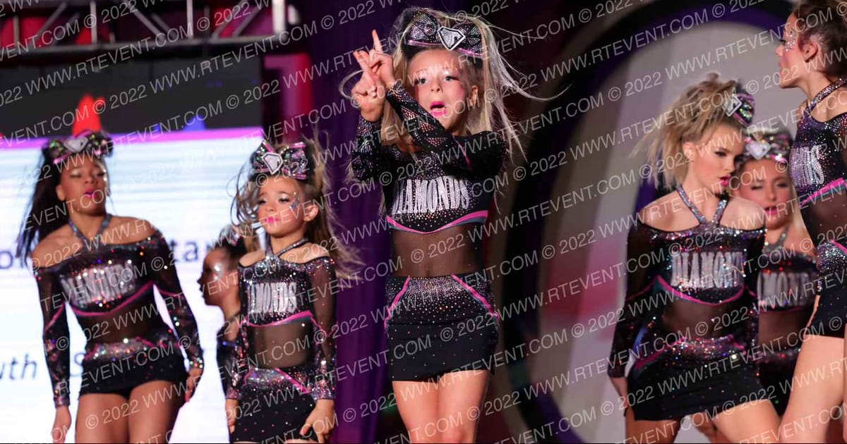 Diamonds All Stars Glitter Girls · ONE UP Delta A