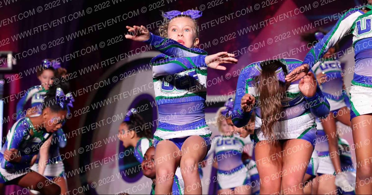 University Cheer Force SNOW · ONE UP Delta A