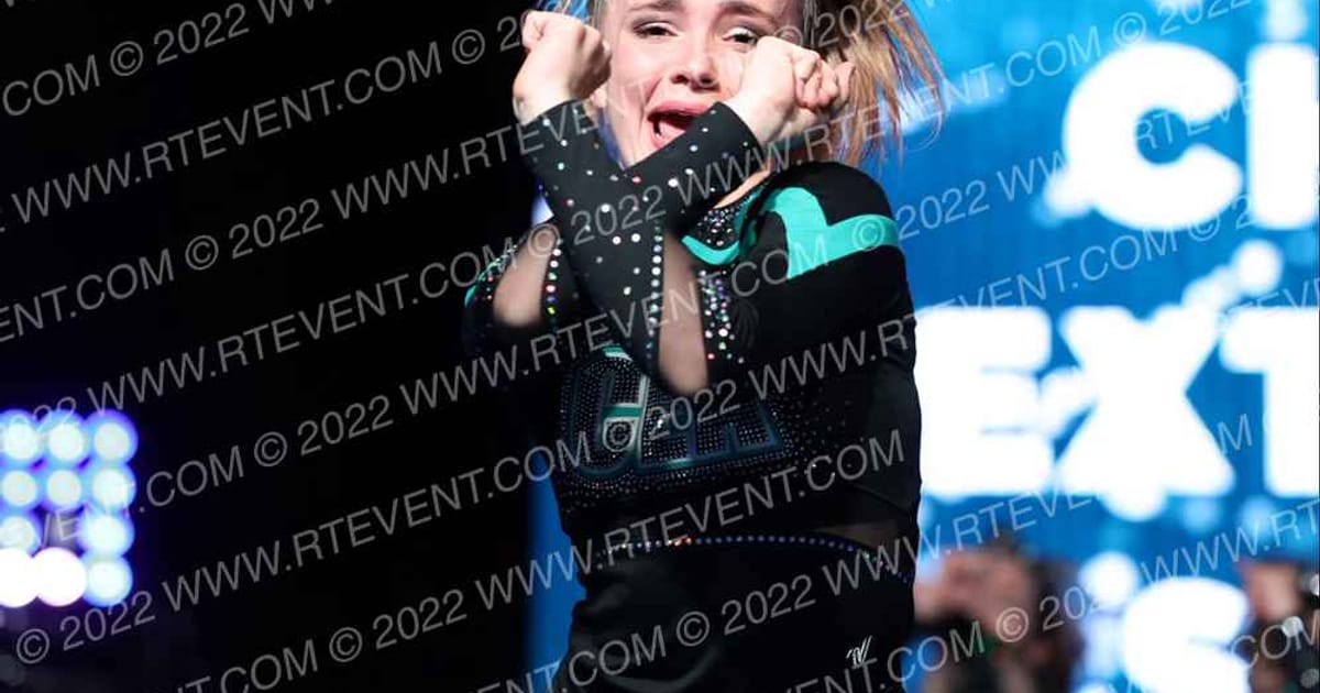 Cheer Extreme SOMD Fly Girls · CDE The Showcase