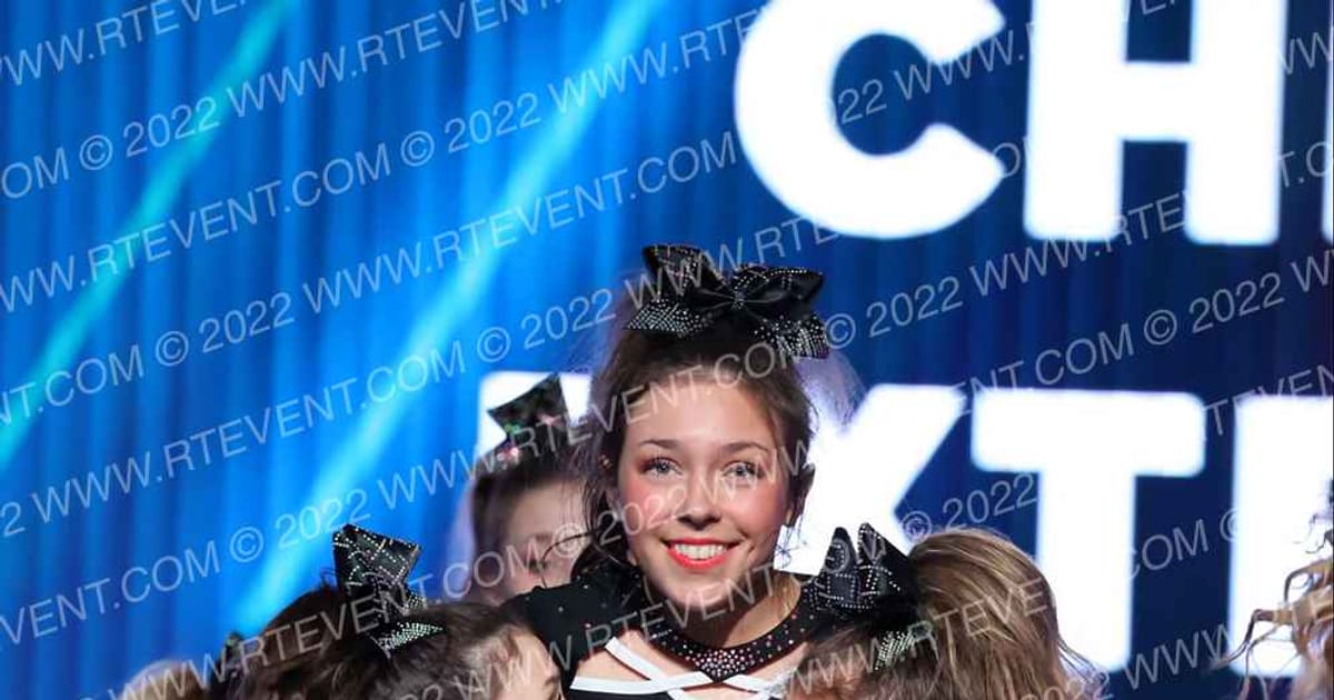 Cheer Extreme Annapolis Lady Gunz · CDE The Showcase