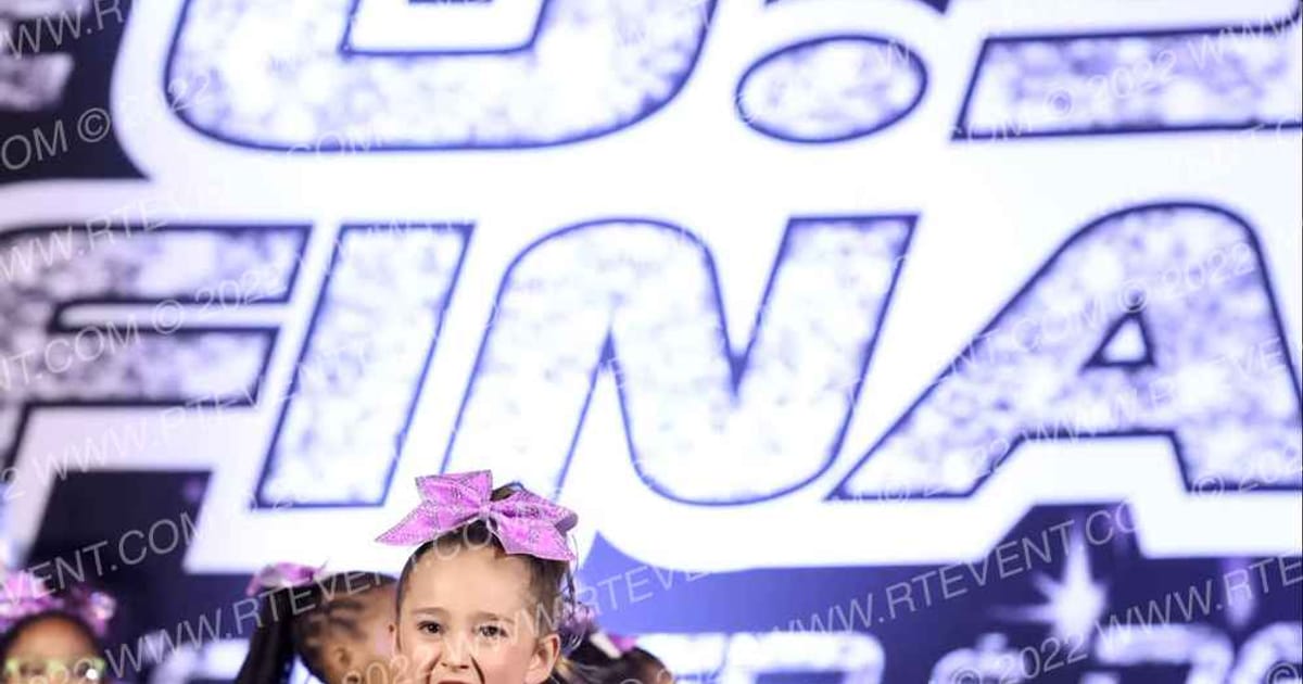 Iconic All Stars Dazzle Girls · The US Finals Chicago
