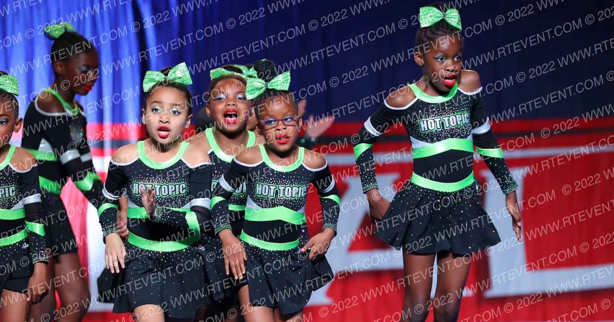 Hot Topic All Stars Sweethearts · THE FINALE AT THE KALAHARI
