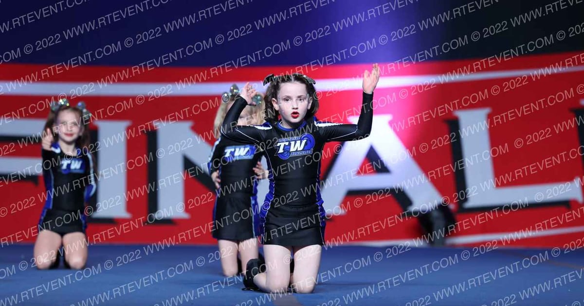 Tidal Wave Athletics Sun Rays · THE FINALE AT THE KALAHARI